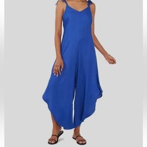 vince camuto blue sequin dress Vince Camuto Navy Sequin Halter Dress NWT Size 4